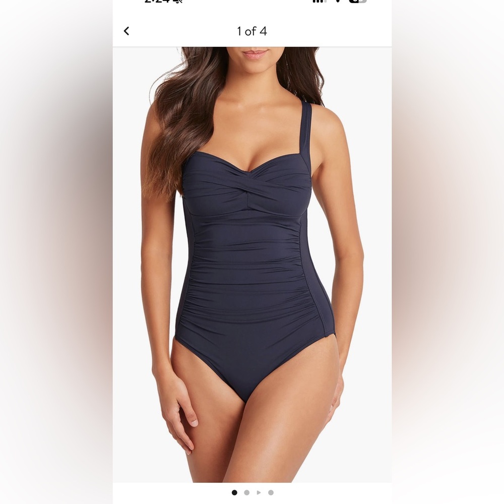 Twist front one piece sea Level